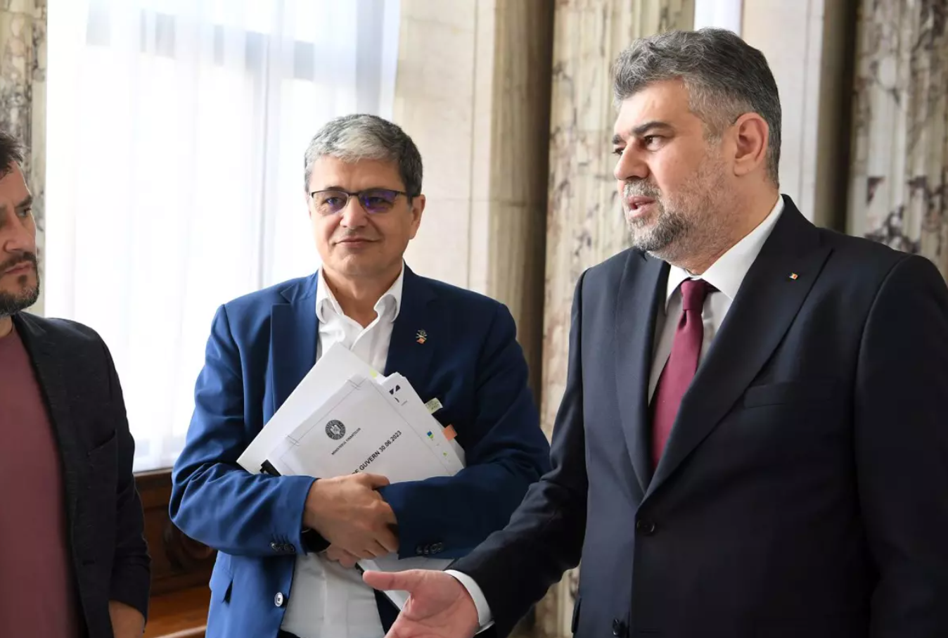 Salariile profesorilor vor crește cu 13% de la 1 ianuarie 2024, după ce Ministerul Finanțelor anunțase inițial o creștere de 8%