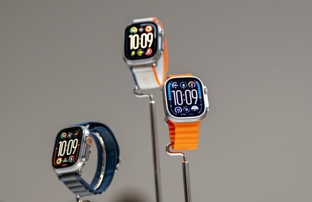 Apple oprește vânzarea a două modele de ceasuri. Întreruperea ar putea costa compania aproximativ 300-400 de milioane de dolari