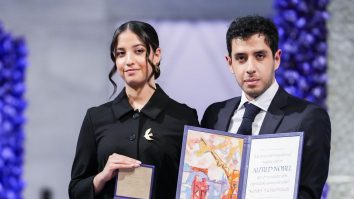 Copiii lui Narges Mohammadi acceptă Premiul Nobel pentru Pace. Activista este închisă în Iran și va începe greva foamei