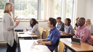 27% dintre adulții din România au participat în 2022 la programe de educație formală sau non-formală