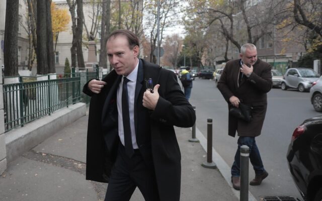 Florin Cîțu a fost chemat la DNA, în dosarul vaccinurilor. Procurorii au dispus efectuarea în continuare a urmăririi penale față de fostul premier