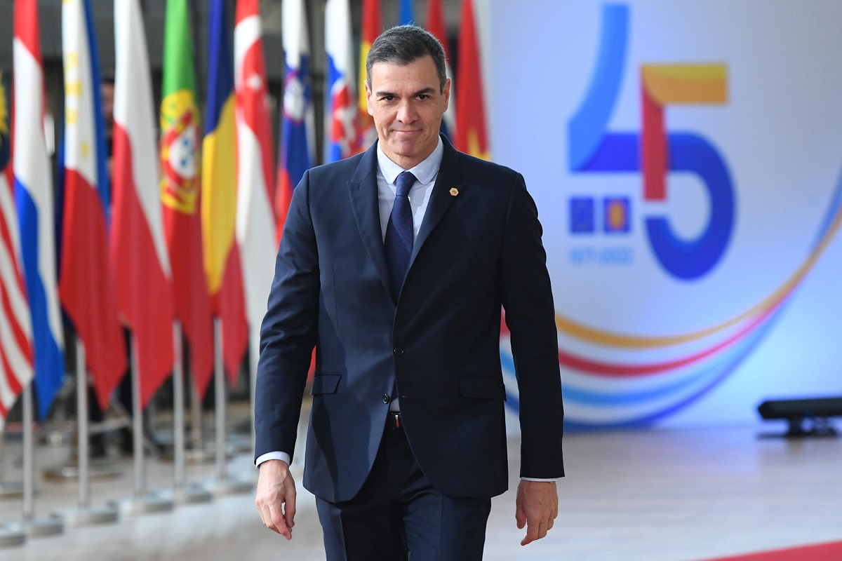 Singur de Crăciun: Pedro Sánchez, un lider detestat și înconjurat de falși admiratori