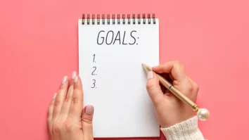 Cum îți setezi obiectivele pentru 2024? Un sondaj din SUA vine cu sugestii pentru „pași mici, rezultate mari”