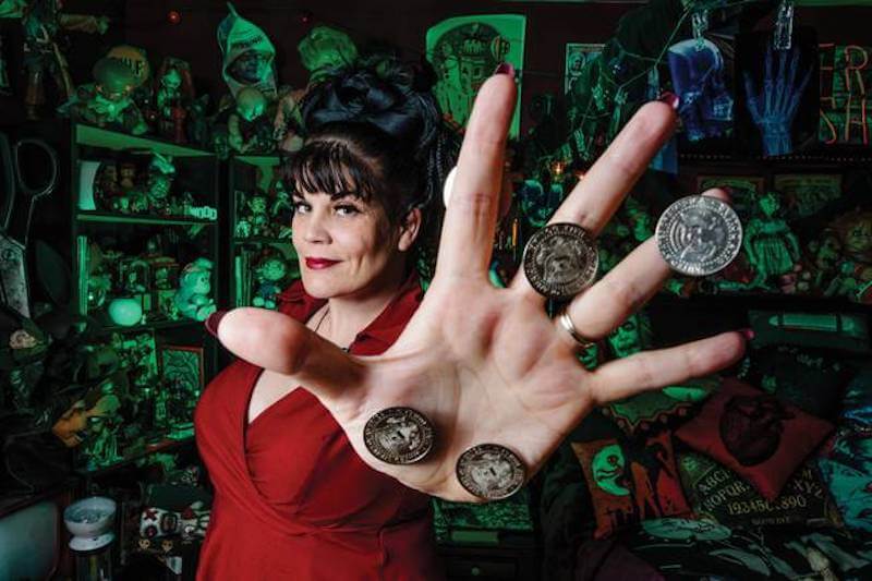 Primul „cyborg uman” din Cartea Recordurilor: O femeie din California are 52 de cipuri implantate în corp