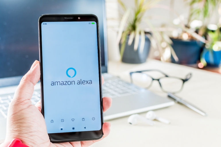 Amazon dezvăluie cele mai frecvente întrebări pe care utilizatorii le-au adresat asistentului vocal Alexa în 2023