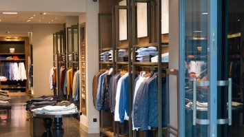 Cumperi mai mult fără să-ți dai seama: Ce truc psihologic aplică mall-urile ca să te țină în febra cumpărăturilor