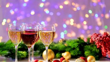 Cum trebuie să alegi vinul pentru masa de Crăciun?