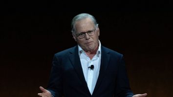 Marile tranzacții media nu se ridică la înălțimea așteptărilor. Warner Bros. Discovery și Paramount discută o posibilă fuziune