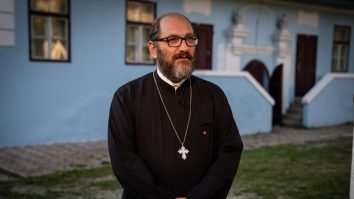 Părintele Constantin Necula: „De Crăciun, ca și de Paște, e nevoie să te întorci la Hristos”