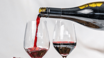 Inteligența Artificială poate detecta vinul falsificat. Cum a fost antrenată de cercetători