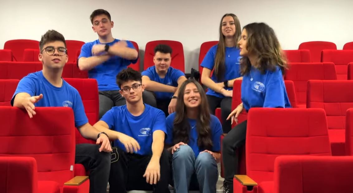 7 elevi din București participă la concursul Imagine EU