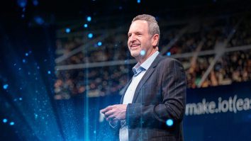 Rene Haas, CEO-ul Arm, se teme că Inteligența Artificială va scăpa de sub control. De ce avem nevoie de un „buton de panică”