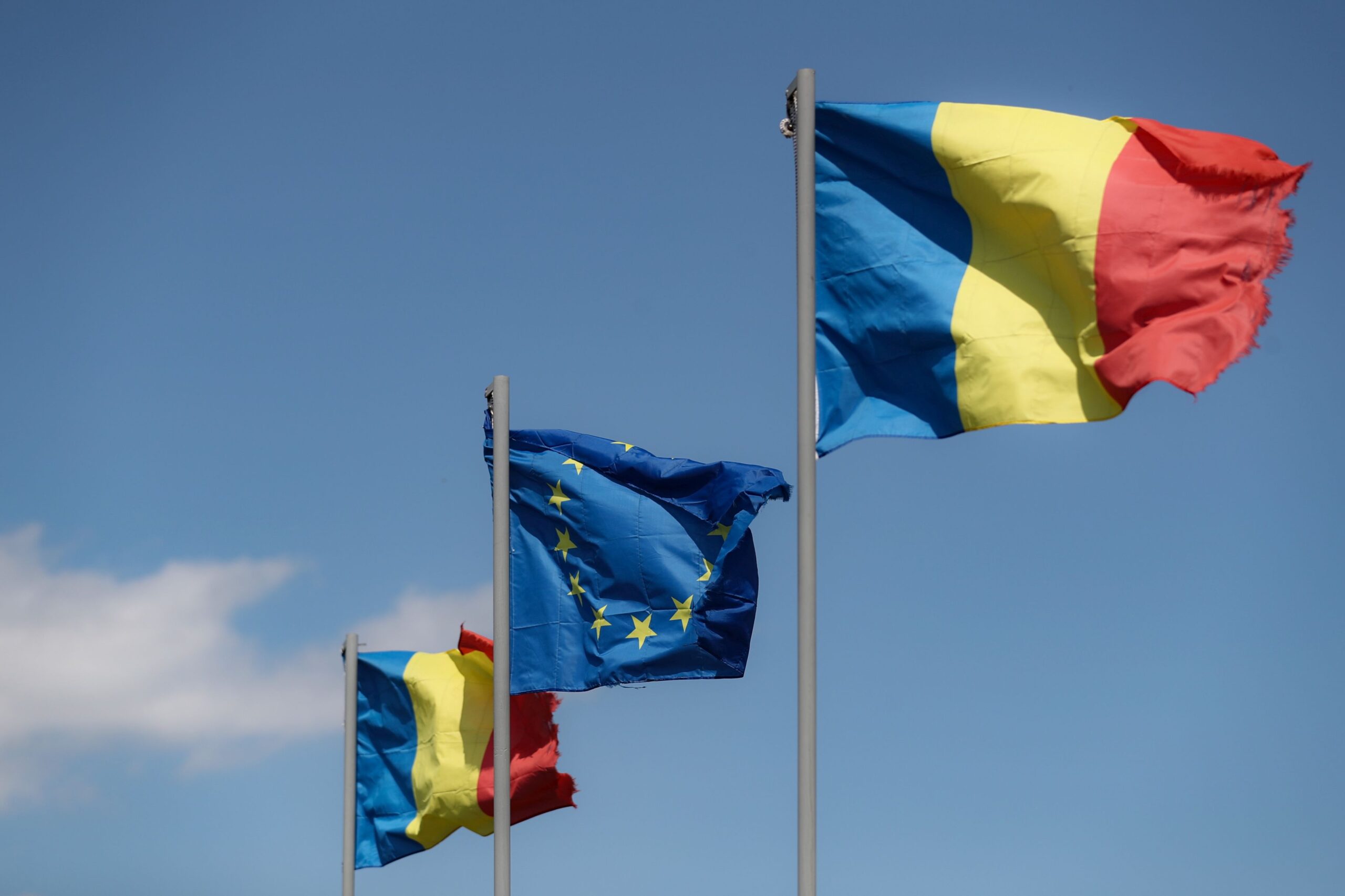 7 din 10 români cred că apartenența la UE aduce beneficii României. Câți ar vota la europarlamentare