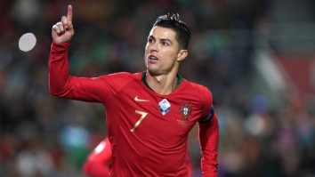 Ronaldo are probleme după ce a lansat NFT-uri alături de Binance. Ce sumă ar putea pierde fotbalistul