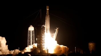 Lansarea SpaceX: Un avion secret al SUA s-a îmbarcat într-o misiune clasificată la bordul uneia dintre cele mai puternice rachete din lume