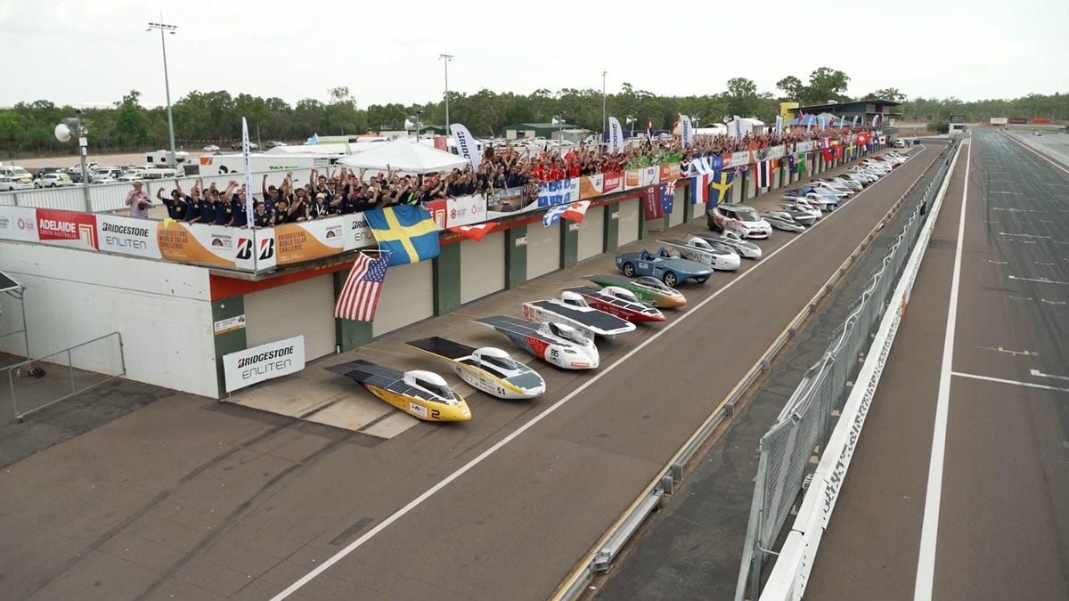 VIDEO. World Solar Challenge desemnează cea mai eficientă mașină electrică solară