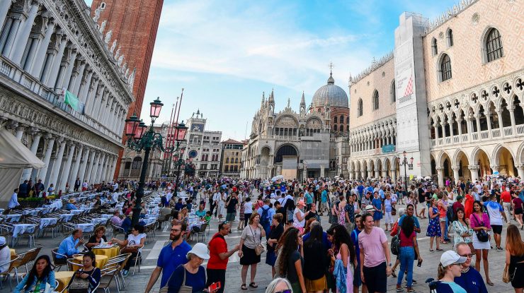 Veneția blochează grupurile mai mari de 25 de turiști. Când intră noile reguli în vigoare