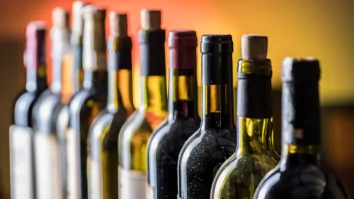 Vinul, etichetat prin cod QR. Director cramă: „Ne-a rămas să aruncăm etichete, să refacem sticlele. Pentru ce? Pentru a trece niște ingrediente, niște alergeni”