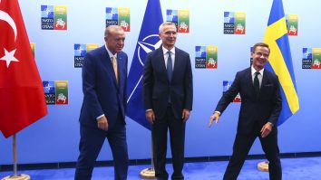 Comisia de Afaceri Externe a Parlamentului Turciei a aprobat aderarea Suediei la NATO