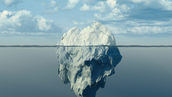 Icbergul A23a devine periculos. Acesta a ajuns într-un punct critic, în care traiectoria se poate schimba drastic