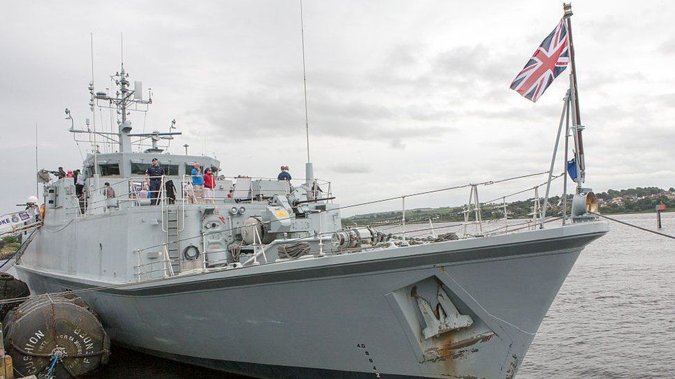 Turcia blochează trecerea prin Bosfor a două nave ale Marinei Regale Britanice, destinate Ucrainei