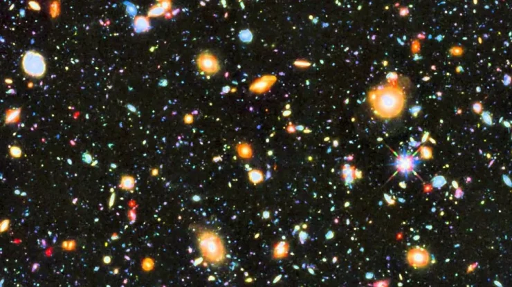 Inelul imens de galaxii provoacă teoriile asupra cosmosului