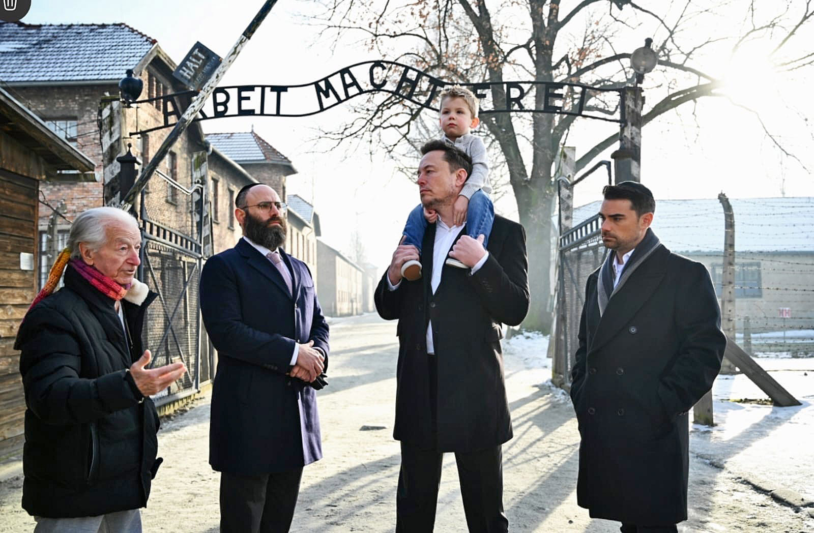 Musk a vizitat lagărele de la Auschwitz, după ce a fost criticat de antisemitism