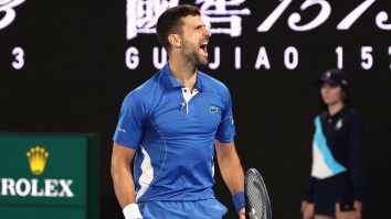 Djokovic dezvăluie planurile de a publica două cărţi diferite