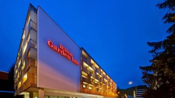 Ultrabogații lumii s-au „bătut” pe cazare în Davos. Cât costă o noapte la cel mai râvnit hotel