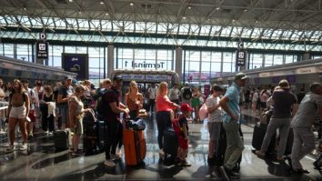 Un număr record de 4,7 miliarde de pasageri vor zbura la nivel mondial în 2024