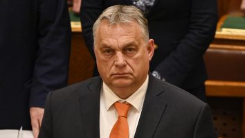 Financial Times: UE va distruge economia Ungariei, dacă Viktor Orban blochează ajutorul pentru Ucraina