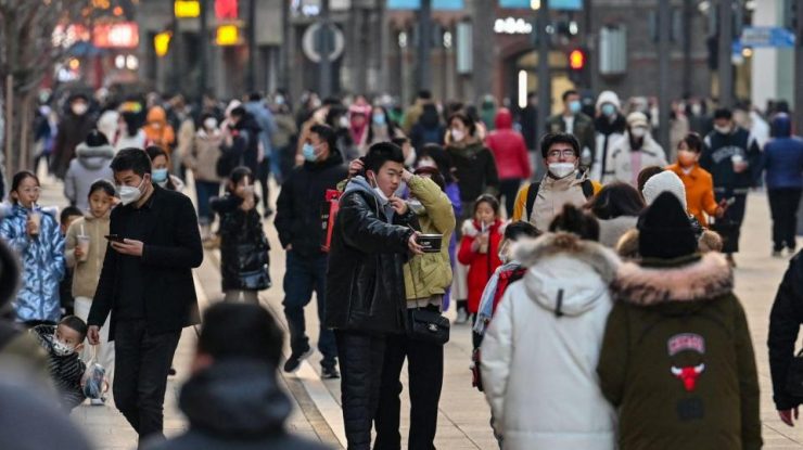 Populația Chinei scade pentru al doilea an consecutiv, în timp ce economia se clatină