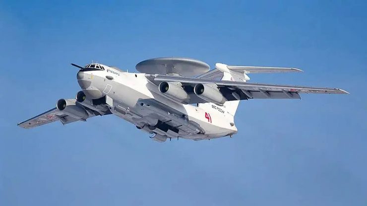FOTO. Lovitură majoră pentru Rusia: Forțele Aeriene ucrainene au doborât un avion A-50 și au avariat un Il-22M. „Ucraina va câștiga!”