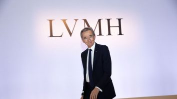 Forbes: Bernard Arnault l-a depășit pe Elon Musk. Miliardarul francez a devenit cel mai bogat om din lume