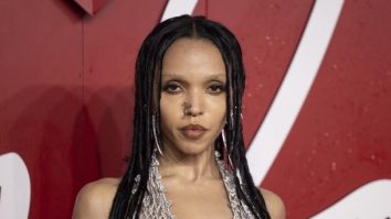 Calvin Klein în centrul unui scandal, în urma unei reclame. Autoritățile consideră că femeia este prezentată ca obiect sexual