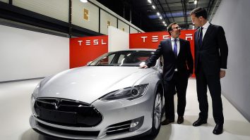 Industria mașinilor electrice îi poate lăsa pe oameni fără job-uri