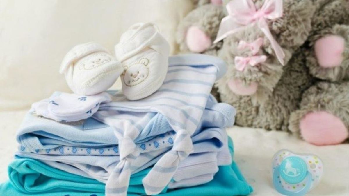 Victoria creează haine smart, după ce și-a născut fetița prematur