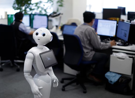 Ce job-uri poate fura A.I.-ul? Expert: „Empatia și comunicarea nu pot fi preluate de un robot”
