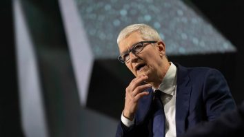 iPhone-ul poate arăta diferit în viitor pentru europeni față de restul lumii. Tim Cook vrea App Store special pentru Europa