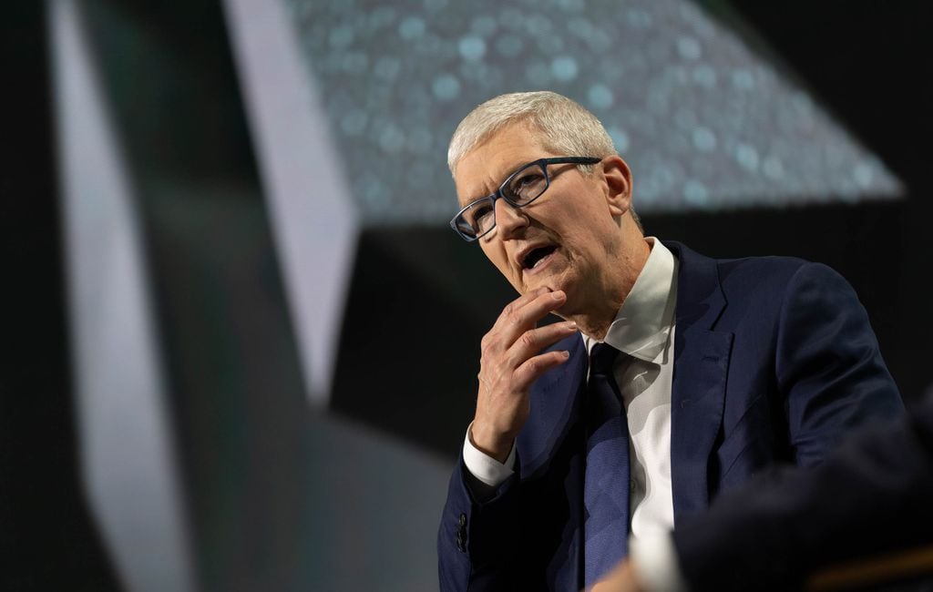 iPhone-ul poate arăta diferit în viitor pentru europeni față de restul lumii. Tim Cook vrea App Store special pentru Europa