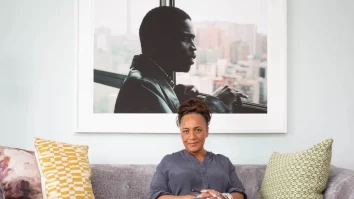 Lesley Lokko, prima femeie africană care a primit Medalia Regală de Aur pentru Arhitectură. „Când am început să fac arhitectură, în clasa mea erau doar două persoane de culoare”