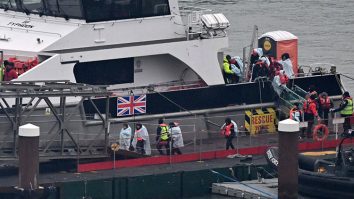 Cinci migranți au murit încercând să traverseze Canalul Mânecii spre Marea Britanie într-un frig cumplit