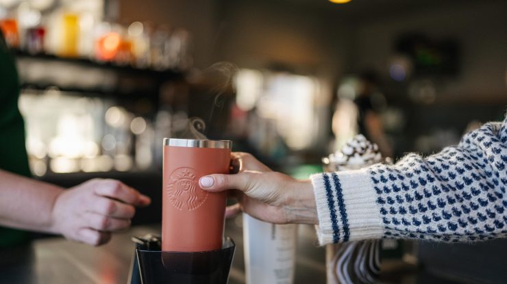 Starbucks trebuie să îi plătească unui client despăgubiri în valoare de 50 de milioane de dolari. Procesul a durat cinci ani