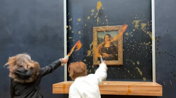 VIDEO. Două protestatare au aruncat cu supă în tabloul Mona Lisa de la Luvru din Paris