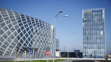 OMV Petrom investește în resurse ecologice. A anunțat cel mai ambițios parteneriat pentru proiecte regenerabile