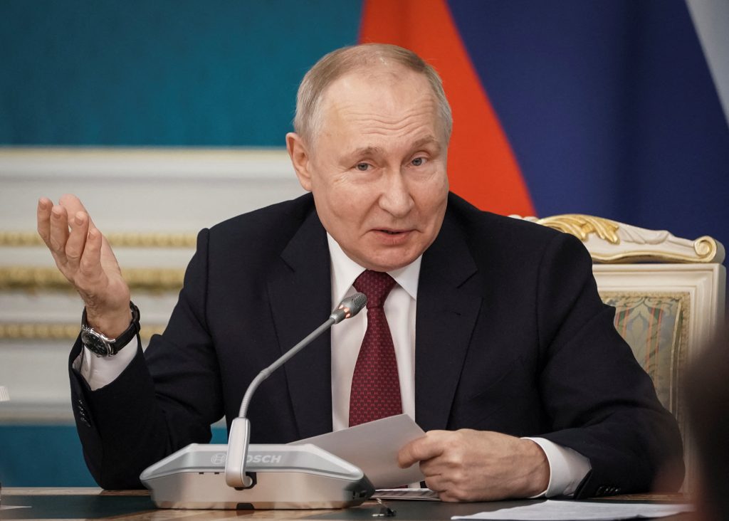 Raport Bloomberg: Putin este pregătit să negocieze pacea. Kremlinul neagă informațiile