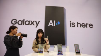 Samsung îți oferă funcții bazate pe inteligență artificială. Ce promite seria Galaxy S24