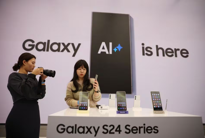 Samsung îți oferă funcții bazate pe inteligență artificială. Ce promite seria Galaxy S24
