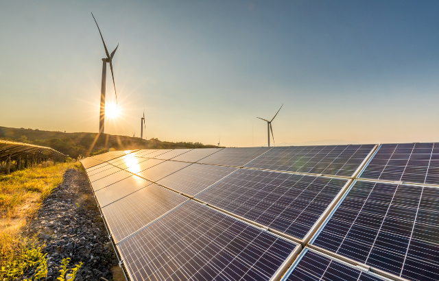 Europa trece pe verde. România are cel mai mare preț la electricitate din UE