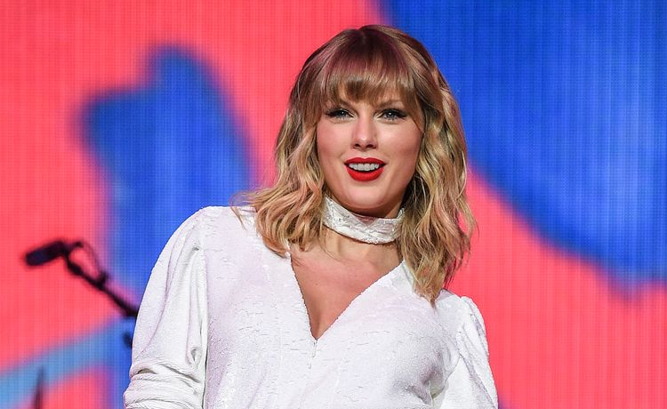 Un filtru A.I. cu Taylor Swift sperie online-ul. Danae Mercer: „Trebuie să găsim o cale pentru a ne proteja copiii”